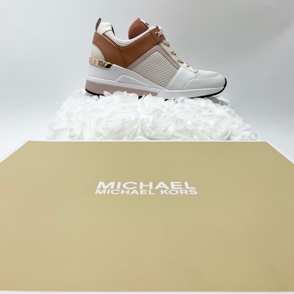 🥳HOST PICK🥳~Michael Kors Georgie Trainer Wedge Sneaker 👟 - Picture 10 of 15